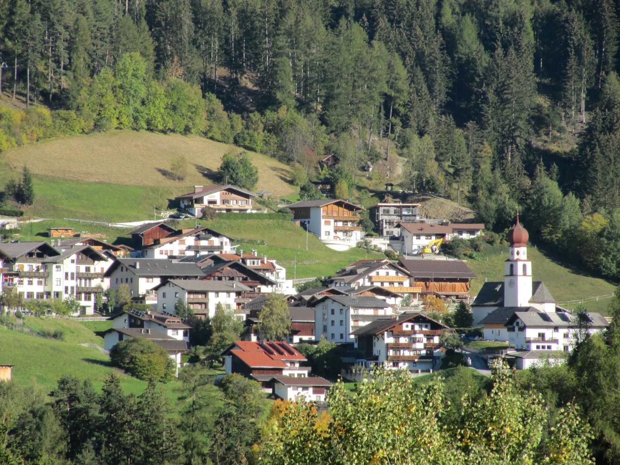 Pepis Ferienwohnungen Inklusive Sommercard Jerzens Exterior photo